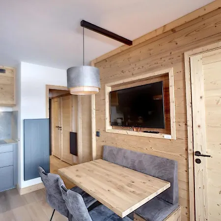 Apartment Superbe 2 Pieces Renove 4 Pers, Aux Pieds, Balcon Vue Pistes